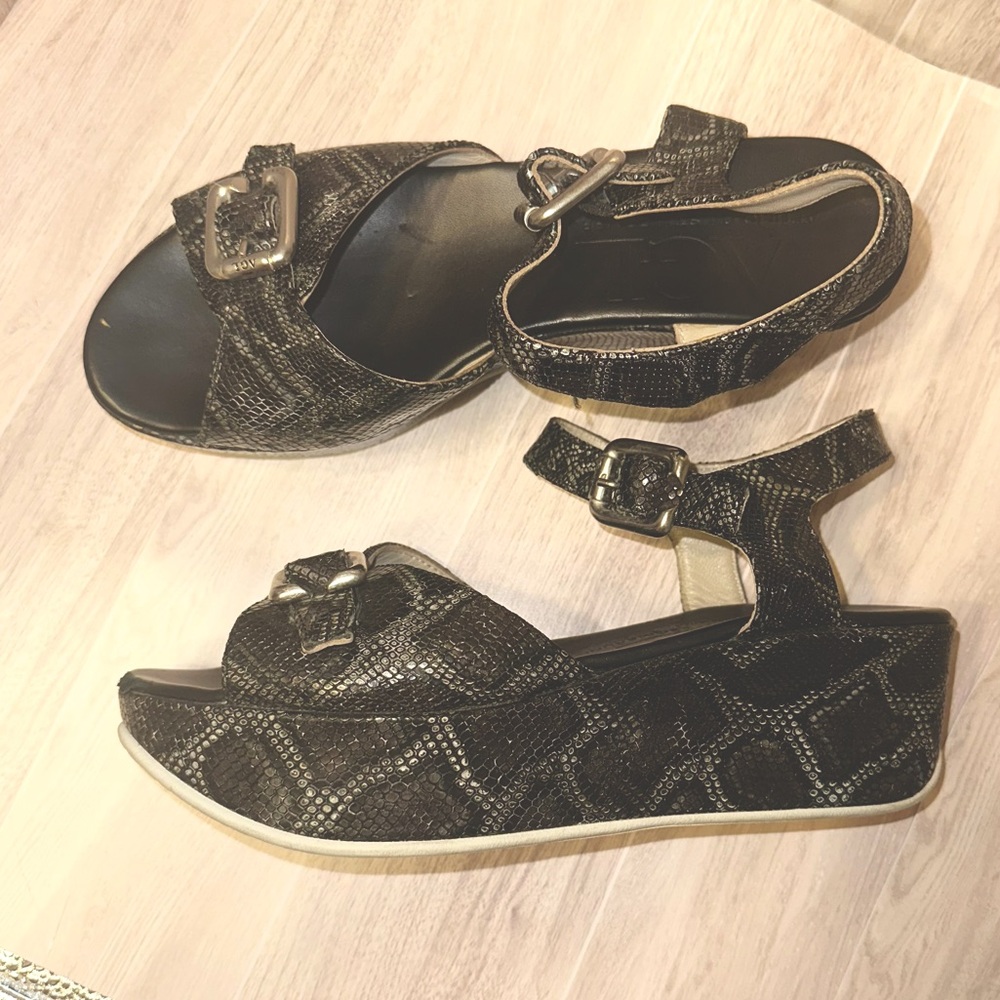 “AGL” Attilio Giusti Leombruni Platform Sandals